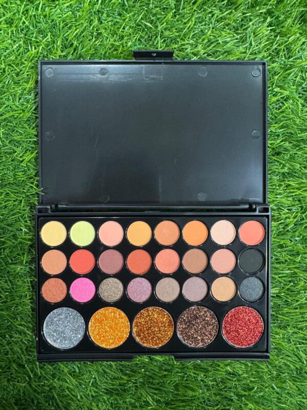 Multicolor Matte and Glitter Eyeshadow Palette -